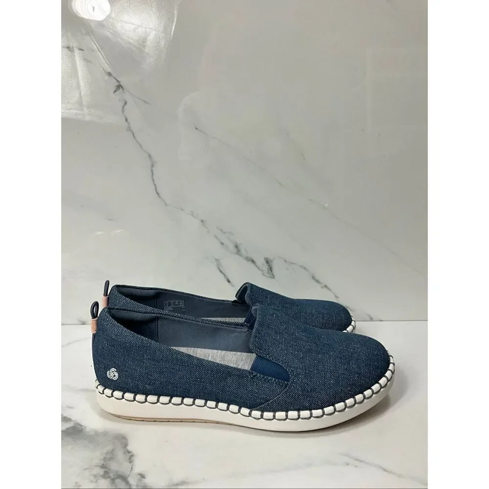 CLARKS Cloud Steppers Slip On Sneakers